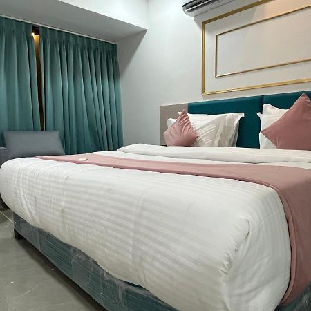 Hotel The Vital Сурат Экстерьер фото