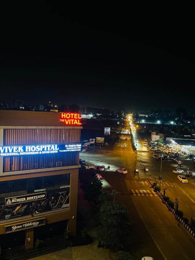 Hotel The Vital Сурат Экстерьер фото