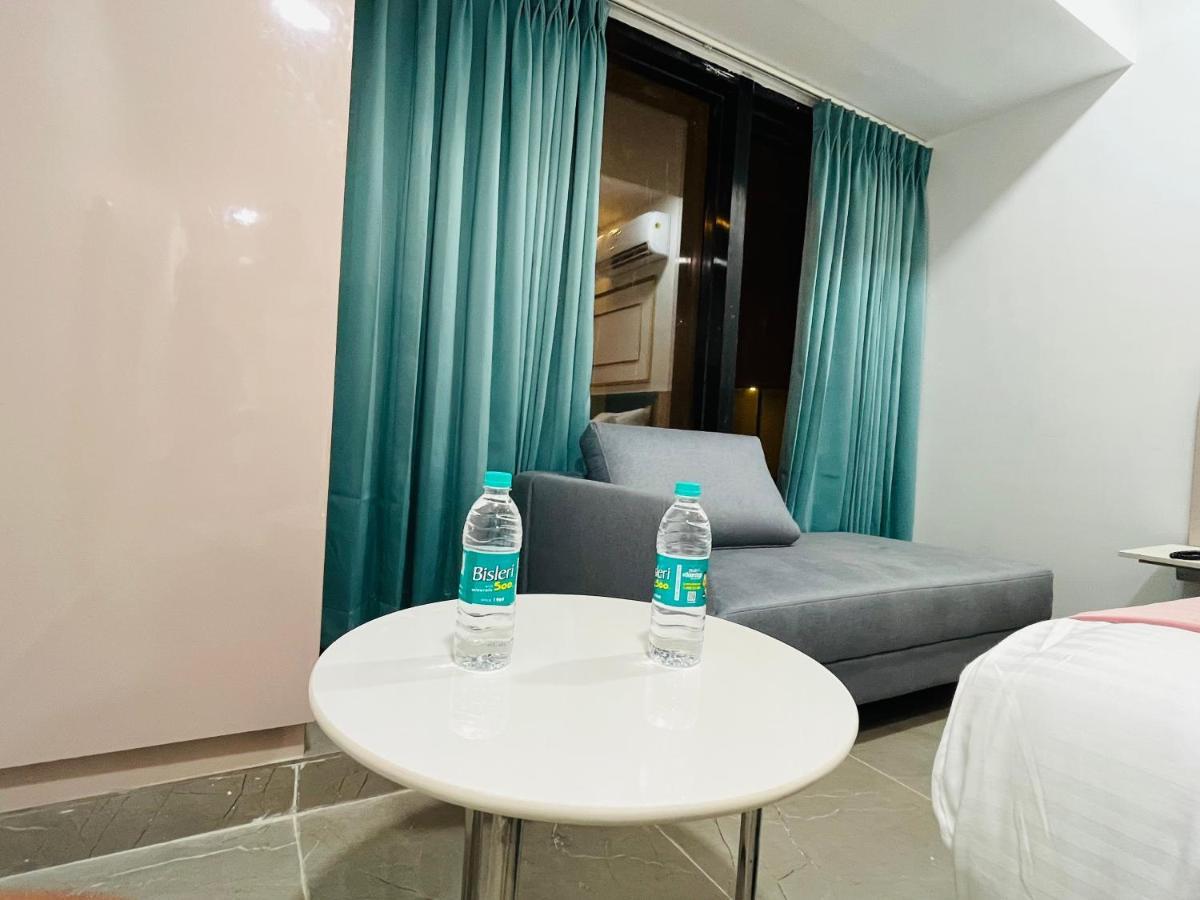 Hotel The Vital Сурат Экстерьер фото