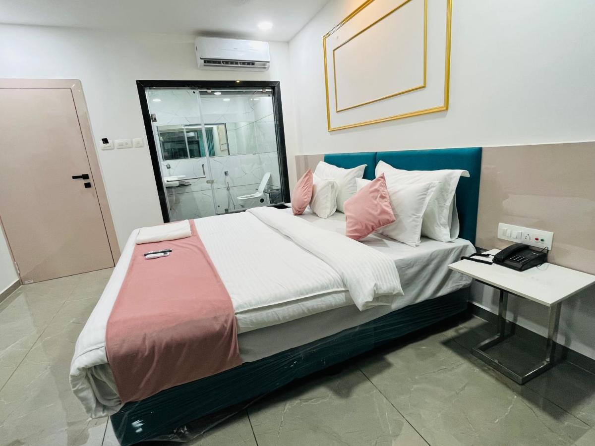 Hotel The Vital Сурат Экстерьер фото